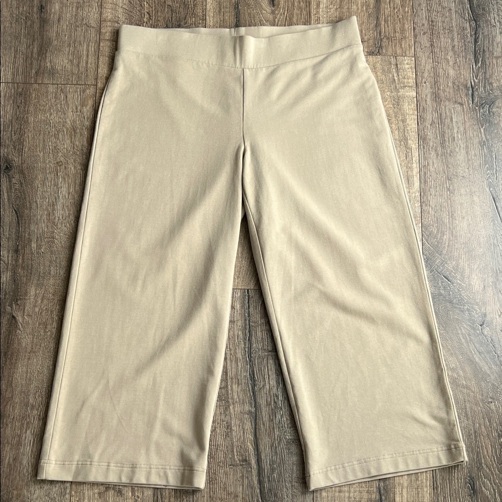 J Jill Soft Pima Cotton Blend Tan Cropped Capri pants
